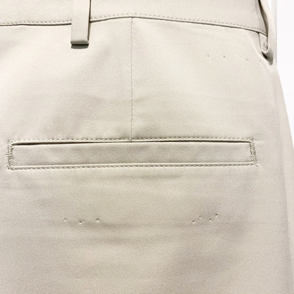 Haggar Men’s 36x30 Activewear Beige Pants Golf - Picture 4 of 10